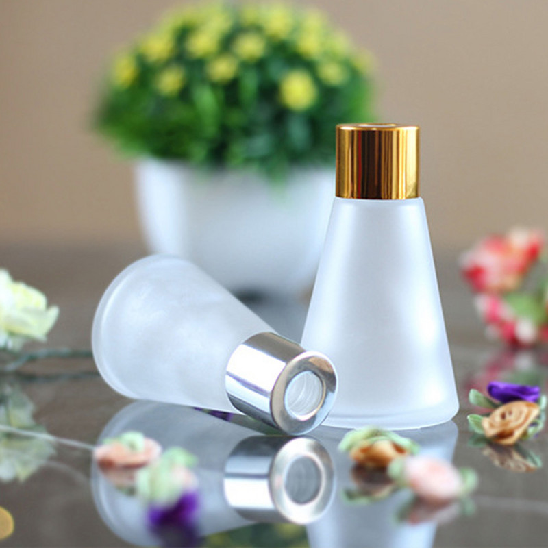 30 ml-es és 50 ml-es üres kúp alakú Illatos üveg diffúzoros üveg & Aromaterápiás palackok aluminit körrel és műanyag fedővel