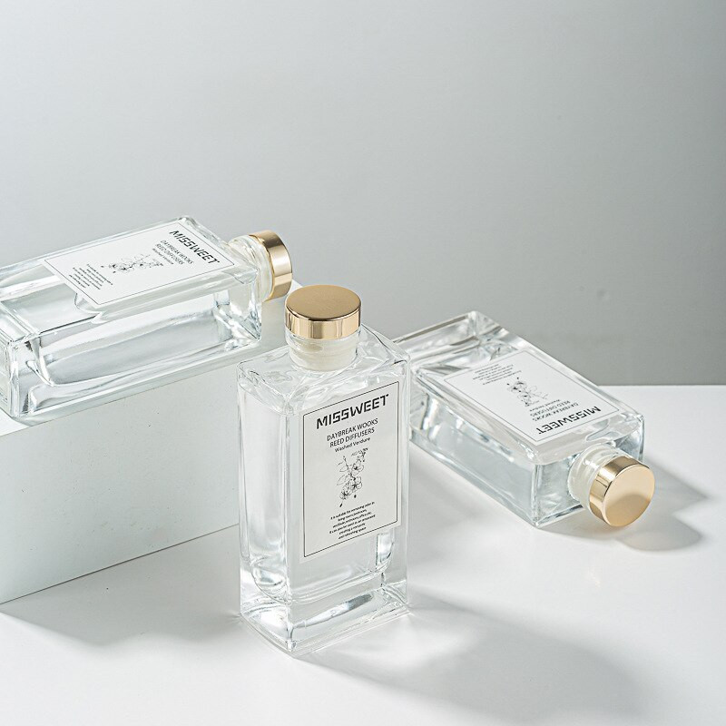200 ml-es otthoni illatolaj szett Glass Reed diffúzor flakon fekete rattan rudak füstölő Hilton Gardenia Shangri-la Osmanthus