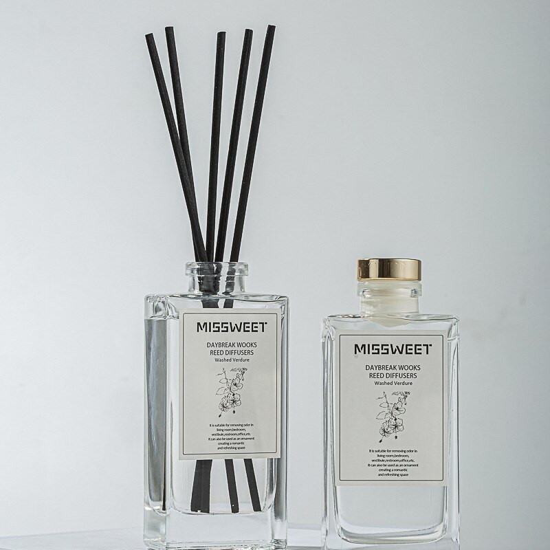 200 ml-es otthoni illatolaj szett Glass Reed diffúzor flakon fekete rattan rudak füstölő Hilton Gardenia Shangri-la Osmanthus