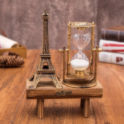 Kreatív ajándékok Retro Eiffel-torony homokóra dekorációs dísz asztalon Egyszerű modern otthoni tanulmány fa inga homok időzítő
