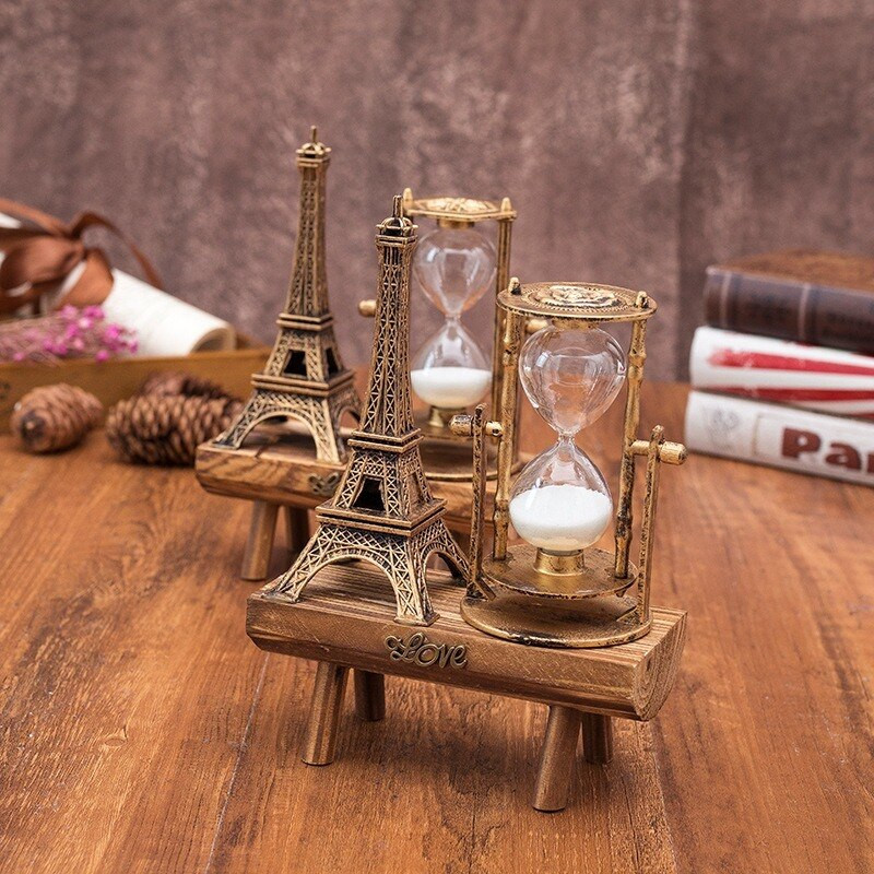 Kreatív ajándékok Retro Eiffel-torony homokóra dekorációs dísz asztalon Egyszerű modern otthoni tanulmány fa inga homok időzítő