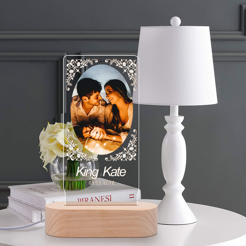 Individualizuotas nuotraukų rėmelis iš akrilo drožyba Individualizuoto medinio paveikslo rėmelio dekoravimas su USB lempute Motinos dienos Valentino dovana