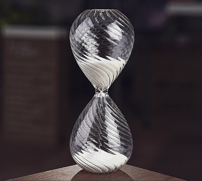 Kūrybingas susuktas stiklas smėlio laikrodis 5 minutės laiko laikmatis vaikams restoranas, kuriame patiekiama atgalinė atskaita Mėlynas smėlio laikrodis Juokingas vaikų smėlio stiklas