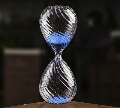 Kūrybingas susuktas stiklas smėlio laikrodis 5 minutės laiko laikmatis vaikams restoranas, kuriame patiekiama atgalinė atskaita Mėlynas smėlio laikrodis Juokingas vaikų smėlio stiklas