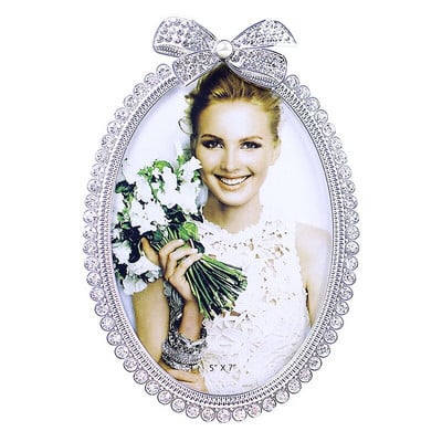 Blizgus sidabru padengtas cinko lydinio paveikslų rėmelis su baltais perlais ir skaidriais kalnų krištolais papuošta 3 dydžių apvalių ovalių formų juostele