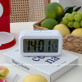 Stalo laikrodžio temperatūros kalendoriaus ekranas Korėjos stalo laikrodis Studentų stalo laikrodis Baltas žadintuvas prie lovos išmanusis elektroninis laikrodis