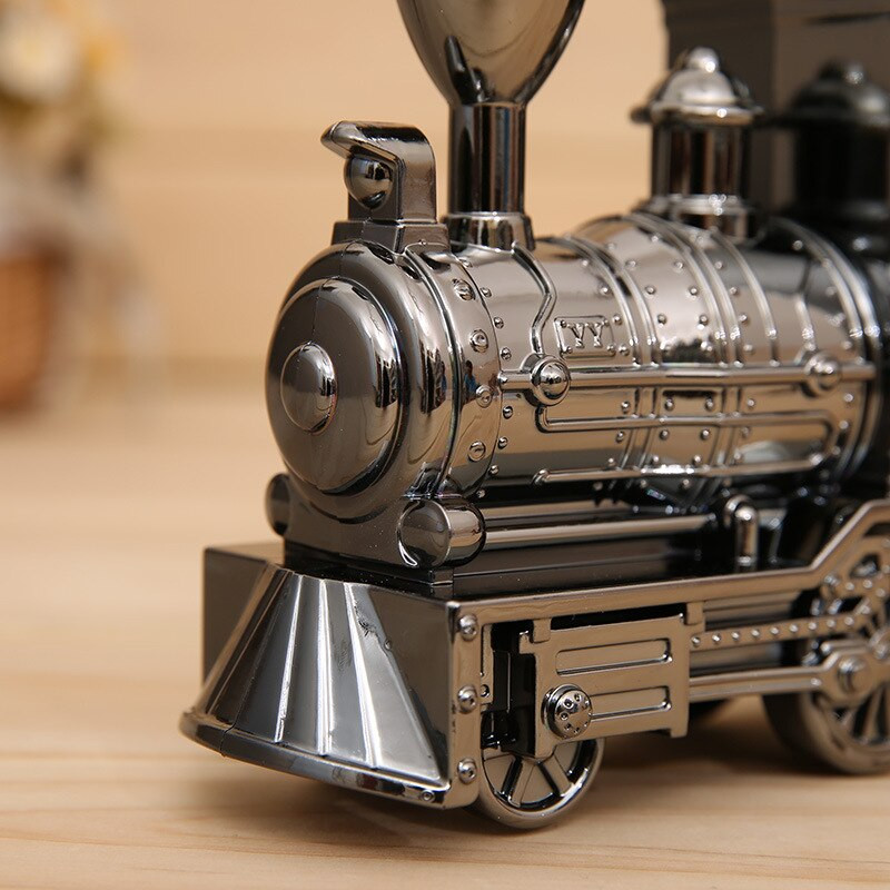 Klasikinio vintažinio stiliaus retro lokomotyvo dizaino žadintuvas, stalinis stalinis laikrodis, namų biuro dekoras