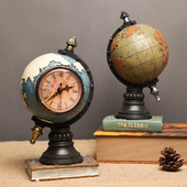 Retro Föld óra Creative Resin Figurine Decor Kézműves asztali dísz otthonhoz Hálószoba Nappali Asztaldekoráció K0AB