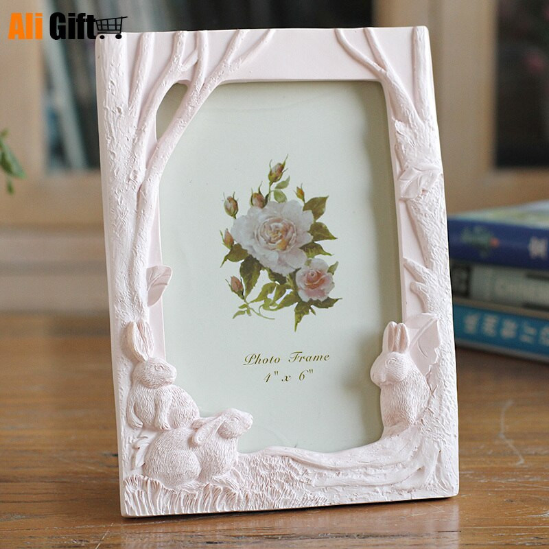 Parduodu naujausius kūrybinius nuotraukų rėmelius 6 colių trijų triušių su derva nuotraukų rėmeliu Triušio medžio dažyti namų apyvokos papuošalai