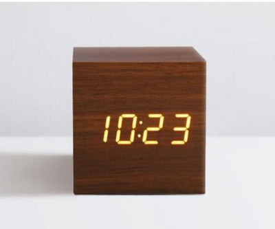 Daugiaspalvis garso valdymas medinis medinis kvadratinis LED žadintuvas stalinis stalinis skaitmeninis termometras medinis USB/AAA datos ekranas