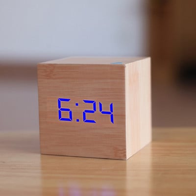 Fa asztali ébresztőóra Négyzet alakú hangvezérlés Nordic Luminous Clocks LED asztali USB/AAA tápellátású asztali elektronikus digitális óra