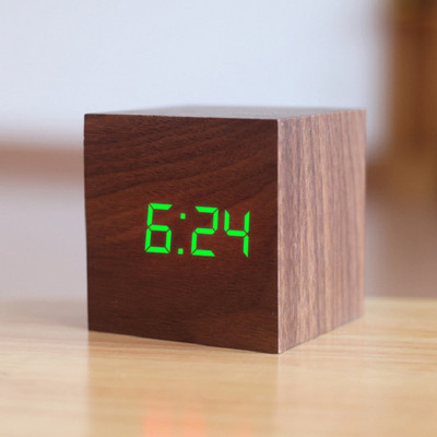 Fa asztali ébresztőóra Négyzet alakú hangvezérlés Nordic Luminous Clocks LED asztali USB/AAA tápellátású asztali elektronikus digitális óra