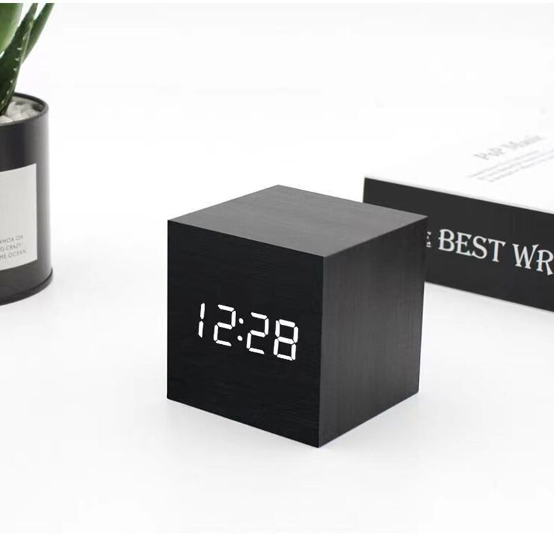 Fa asztali ébresztőóra Négyzet alakú hangvezérlés Nordic Luminous Clocks LED asztali USB/AAA tápellátású asztali elektronikus digitális óra