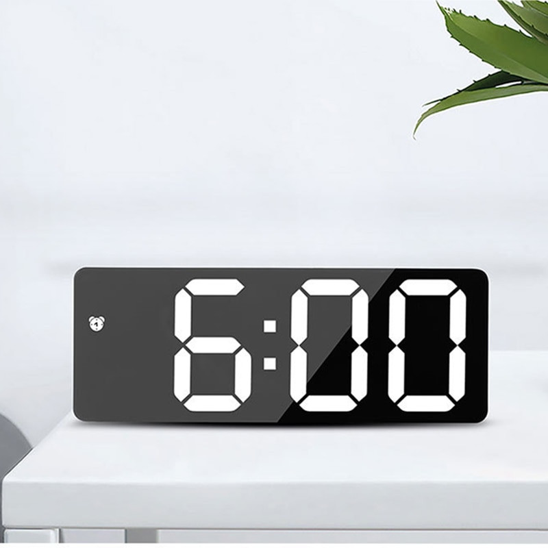 Digitális ébresztőóra LED-képernyő Elektronikus óra nagyszámú kijelzős órák Digitális asztali órák hangvezérlés funkcióval