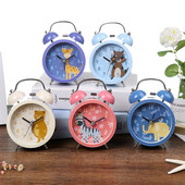 Animacinių filmų žadintuvas miegamajame prie lovos metalinis varpelis mažas žadintuvas vaikams, mielas gyvūnų raštas su nakties šviesos žadintuvu