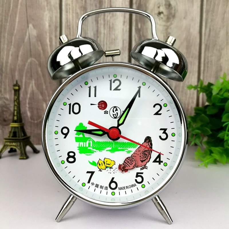 Metalinis mechaninis žadintuvas Laikrodžio mechanizmas Senovinis naktinis staliukas Laikrodis tylus auksinis laikrodis viščiukas ryžius pešantis Antikvaras Prabangus dekoras