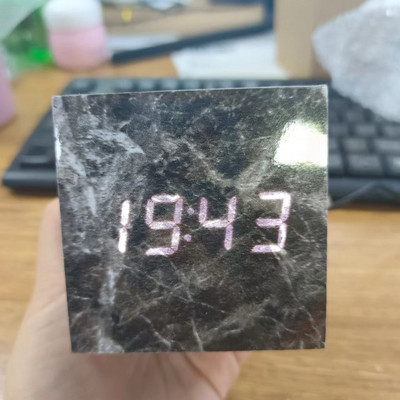 Ceas cu alarmă pătrat cu LED de birou retro, control vocal, stil nordic din lemn, ceas electronic luminos cu alimentare digitală, alimentat prin USB/AAA