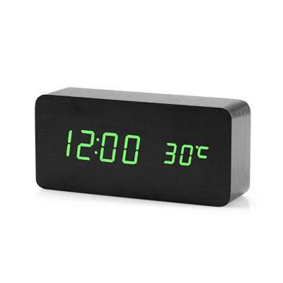 Fából készült digitális LED ébresztőóra hangvezérlés USB/AAA tápellátású elektronikus asztali óra többfunkciós hőmérsékletű asztali óra dekoráció