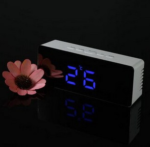 LED többfunkciós tüköróra digitális ébresztő szundi kijelző idő Éjszakai LCD fény asztali asztali USB 5V/elem nélkül lakberendezés