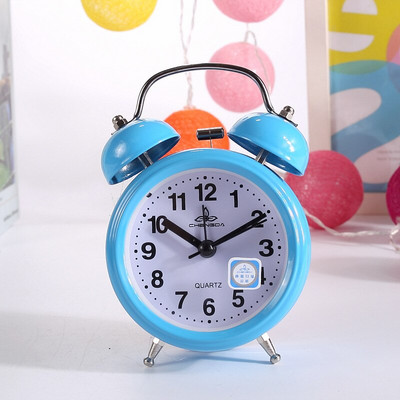 3 hüvelykes klasszikus ébresztőóra Vintage retro, csendes mutatós órák Hangos ébresztőóra kettős csengő éjszakai világítással, éjjeli hálószoba