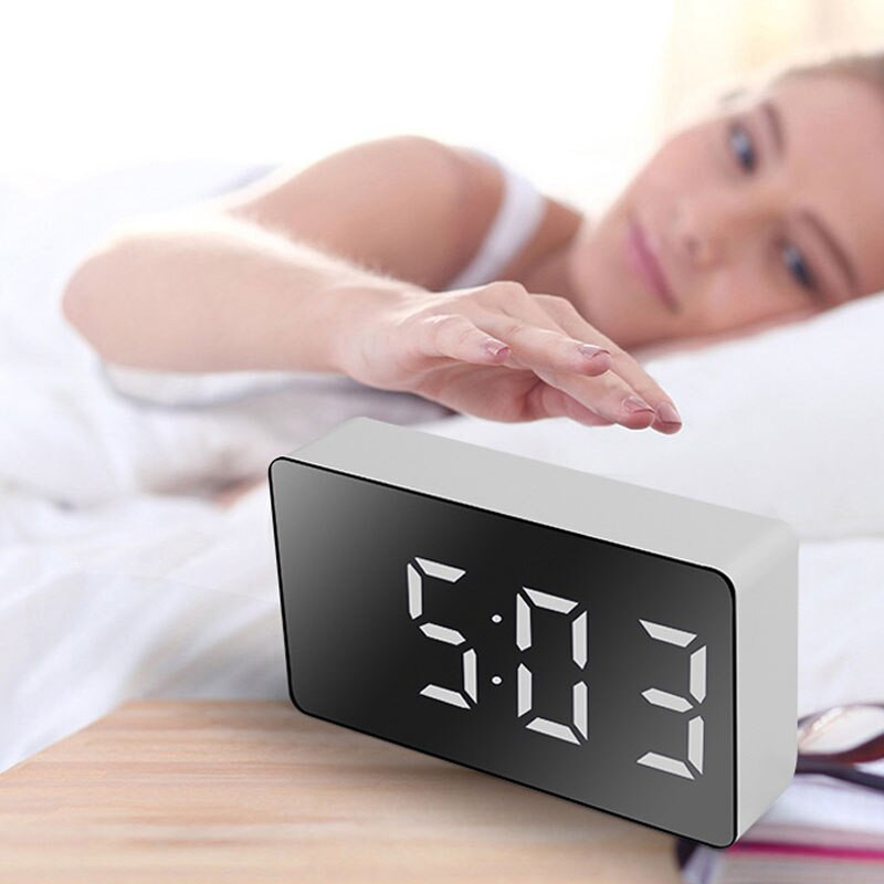 LED veidrodinis stalo laikrodis Skaitmeninis žadintuvas snaudimo ekrano laikas Nakties šviesa Stalinis USB laikrodis Skaitmeninis namų dekoro dovanos Vaikų laikrodis