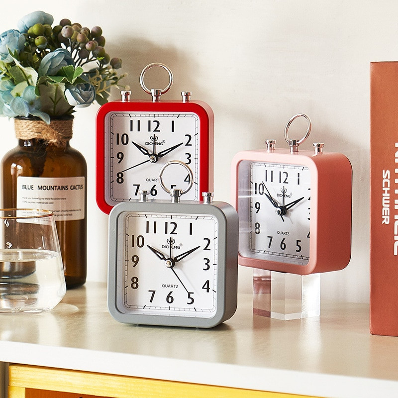 Šiaurės šalių skaitmeninis žadintuvas kvadratinis mažas miegamojo laikrodis Kompaktiškas kelionės nešiojamas žadintuvas Paprastas miegamojo stalinis namų dekoravimas