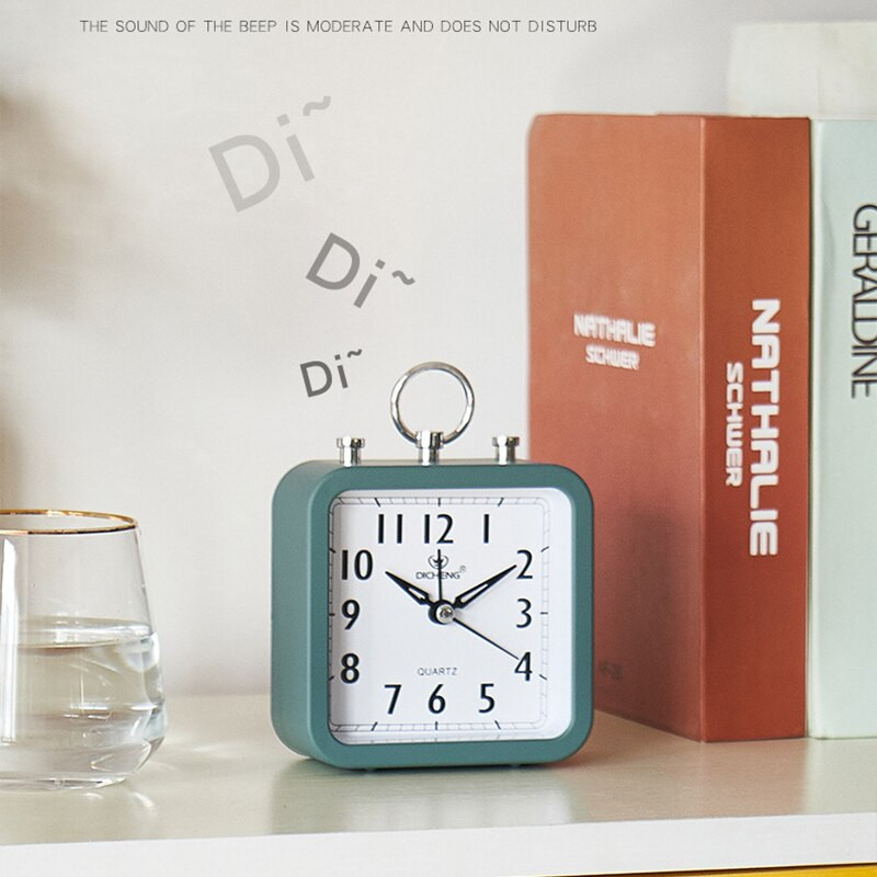 Šiaurės šalių skaitmeninis žadintuvas kvadratinis mažas miegamojo laikrodis Kompaktiškas kelionės nešiojamas žadintuvas Paprastas miegamojo stalinis namų dekoravimas