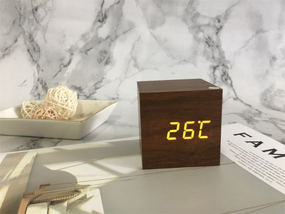 Ébresztőóra LED fa óra asztali hangvezérlés digitális Wood Despertador USB/AAA tápellátású elektronikus asztali órák