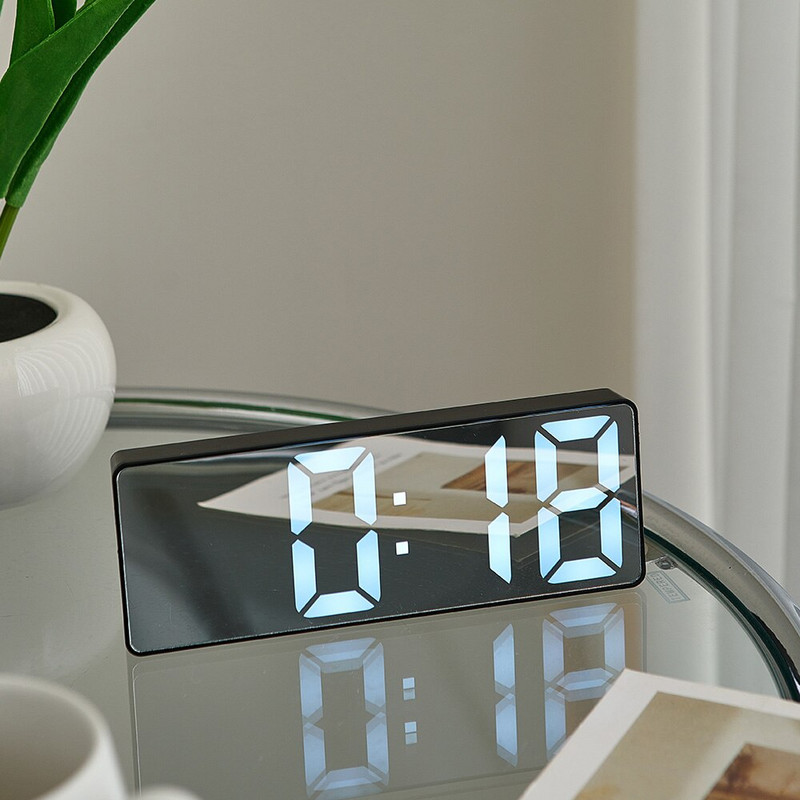 Afișaj LED Ceas cu alarmă Modern Home Decor Accesorii Ceasuri de masă Control vocal Controlul temperaturii Ceas dormitor Decorare camere