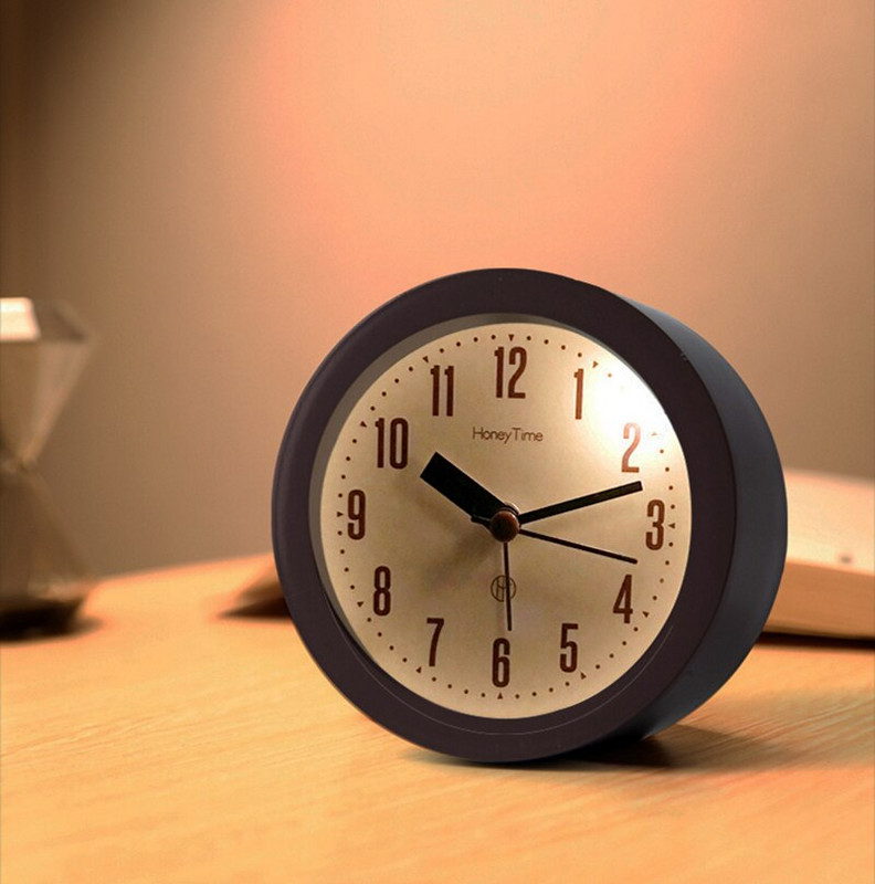 Lakásdekoráció Divat Kreatív ébresztőóra Retro Kerek Többfunkciós Egyszerű Éjjeli Személyiség Kis Néma Cloc