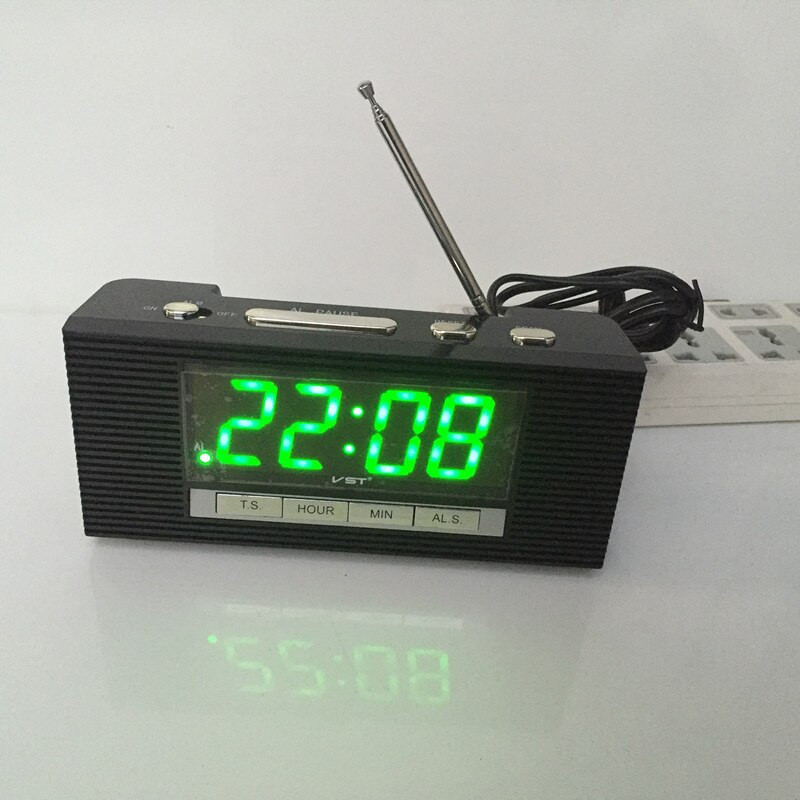 LED Óra FM rádió Ébresztőóra Éjszakai karóra Elektronikus asztali digitális órák Luminova hálószoba lakberendezés a legjobb ajándéknak