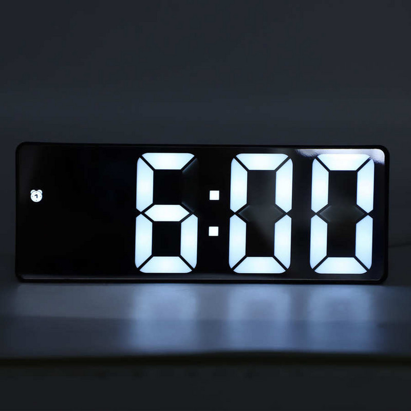 Elektroninis skaitmeninis laikrodis LED ekranas Skaitmeninis veidrodinis žadintuvai Baterijos kištukinis lizdas, dvejopo naudojimo maitinamas gražus laikrodžiai, stalo dekoras