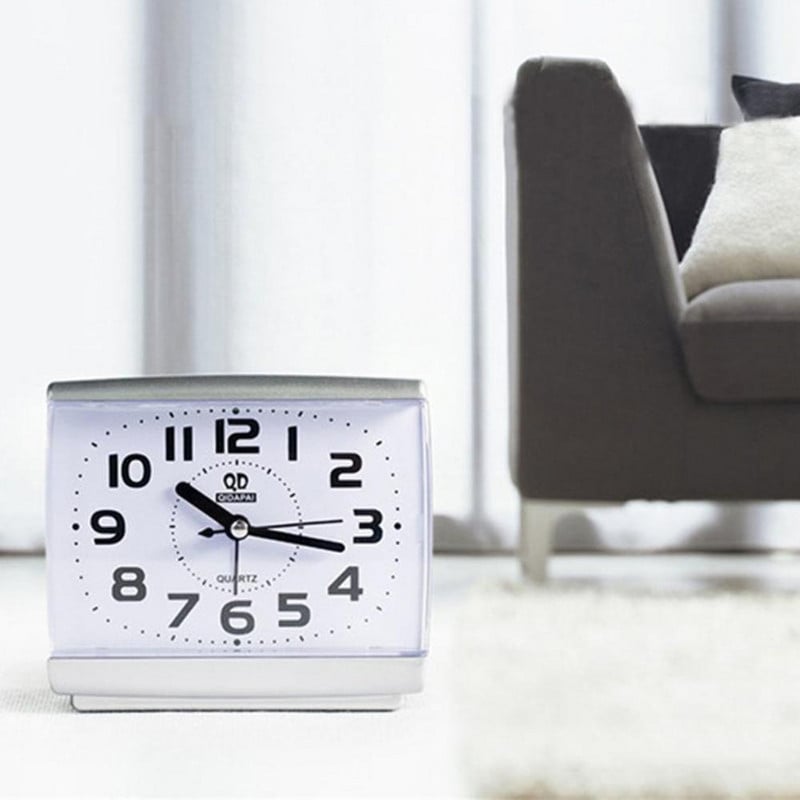 1 db téglalap alakú ébresztőóra Modern műanyag ébresztőórák Diák csendes, seprő kis asztali óra hálószoba asztali ágyához