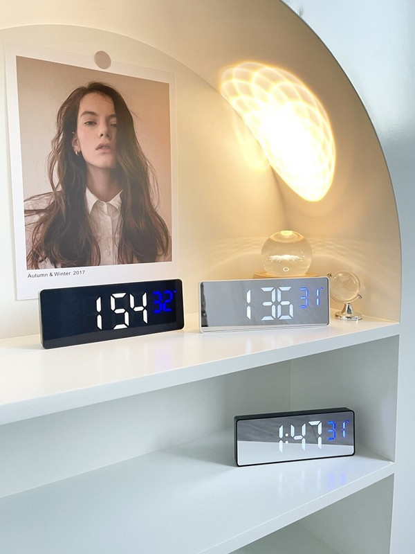 Veidrodinis LED skaitmeninis laikrodis Rašomasis stalas Elektroninis stalo laikrodis Dekoratyviniai papuošalai Prie lovos žadintuvas su temperatūros mini žadintuvu