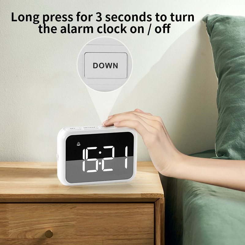 Skaitmenų ekranas Kelioninis žadintuvas Sieninis valdymas balsu 3 lygių reguliuojamas garsumas