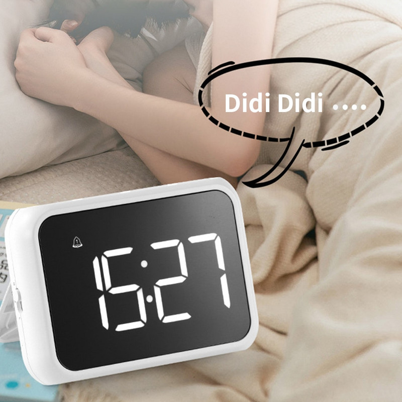 Skaitmenų ekranas Kelioninis žadintuvas Sieninis valdymas balsu 3 lygių reguliuojamas garsumas