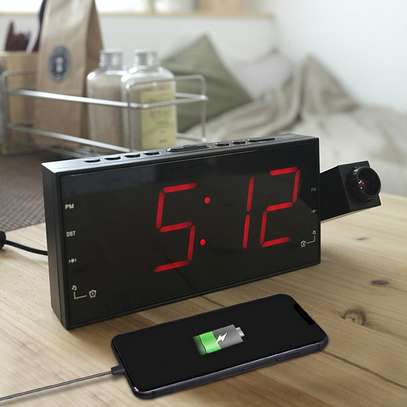 LED-es asztali ébresztőóra Rádióvetítés Digitális ébresztőóra FM-rádióval USB-töltés Otthoni Hálószobához Időzített szundi funkció 1db