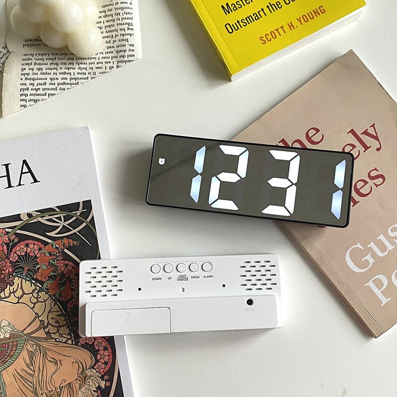 CuteLife Šviečiantis plastikinis išmanusis veidrodinis žadintuvas Vaikų valdymo balsu kalendorius LED stalinis laikrodis Namų dekoravimas prie lovos laikrodis