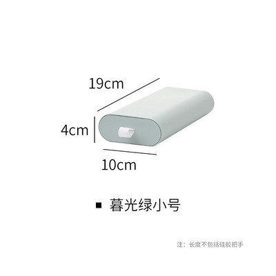 Lipnus pieštukų dėklas po rašomuoju stalčiumi.