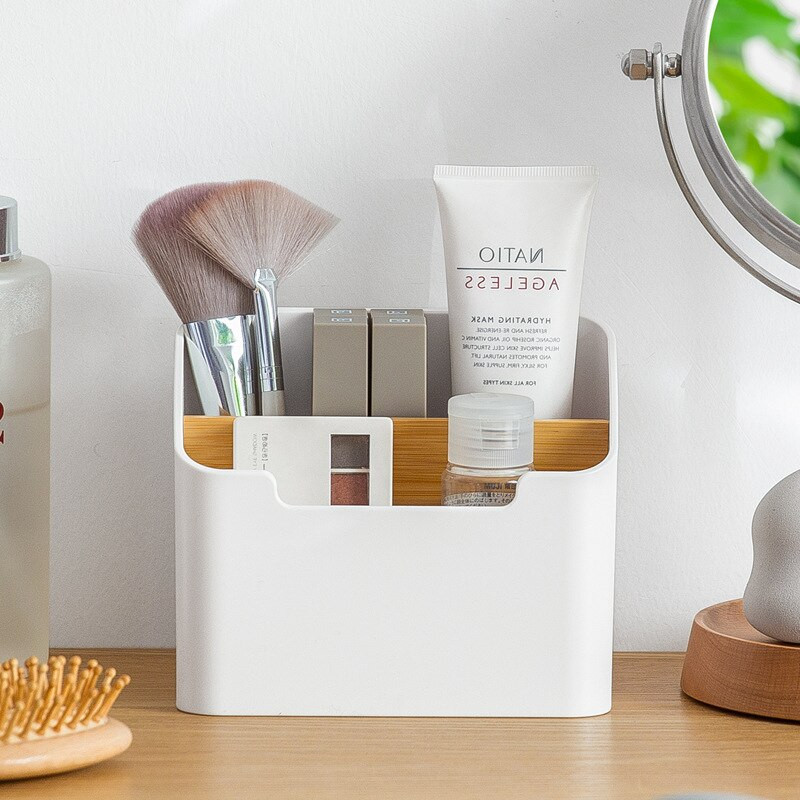 „Simplicity“ rašomasis biuro organizatorius, laikiklis, stalinis pieštukas, rašiklis įvairioms reikmėms.