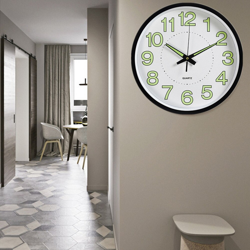 12 hüvelykes fényes, minimalista falióra Modern dizájn fehér kvarc Egyszerűen izzó függő órák Hálószoba nappali dekoráció