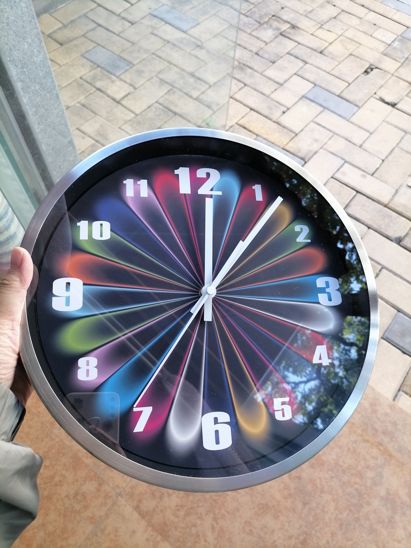 Kreatív absztrakt hamis neonfény dizájn falióra üveg fém színes óra nappali irodába