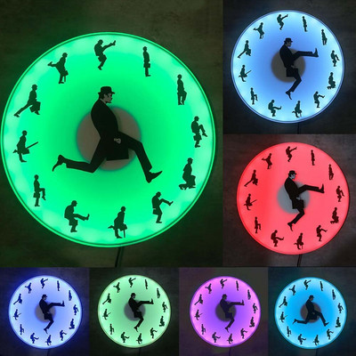 Buta séták humorista, vicces, sétáló újdonság falióra, Watch Ministry of Comedy TV-sorozat Lakberendezési néma óra hálószobába