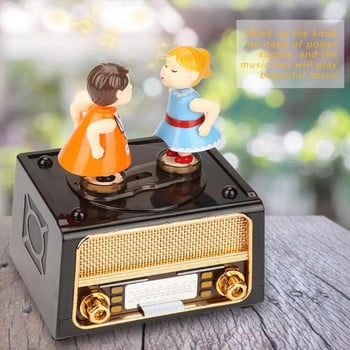 KissingCouple Doll Music Box Κλασικό Ραδιόφωνο Ρολόι ABS Κουτί κοσμημάτων για κορίτσια Χέρι μανιβέλα Μουσικός Μηχανισμός Δώρο Χριστουγέννων