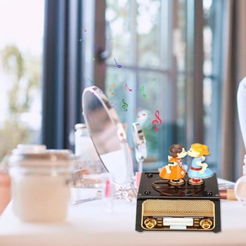 KissingCouple Doll Music Box Κλασικό Ραδιόφωνο Ρολόι ABS Κουτί κοσμημάτων για κορίτσια Χέρι μανιβέλα Μουσικός Μηχανισμός Δώρο Χριστουγέννων