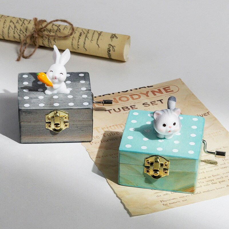 Fából készült kézi zenedoboz kutyanyúl macskadísszel Kreatív lakberendezési karácsonyi születésnapi Valentin-napi ajándék 8,5x6,5x6,5 cm