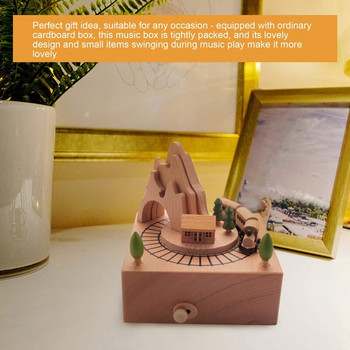 Ξύλινο μουσικό κουτί με ορεινό τούνελ με μικρές κινούμενες μαγνητικές αναπαραστάσεις