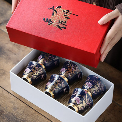 Керамична чаша за чай с очертания в златиста чаша за чай Китайска кунг-фу майсторска чаша Кутия за подарък за творческа личност за приятели Чаша за чай Комплект от 6