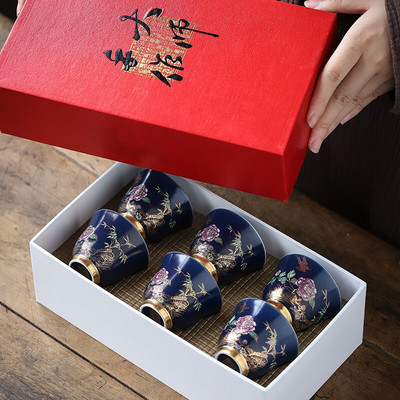 Керамична чаша за чай с очертания в златиста чаша за чай Китайска кунг-фу майсторска чаша Кутия за подарък за творческа личност за приятели Чаша за чай Комплект от 6