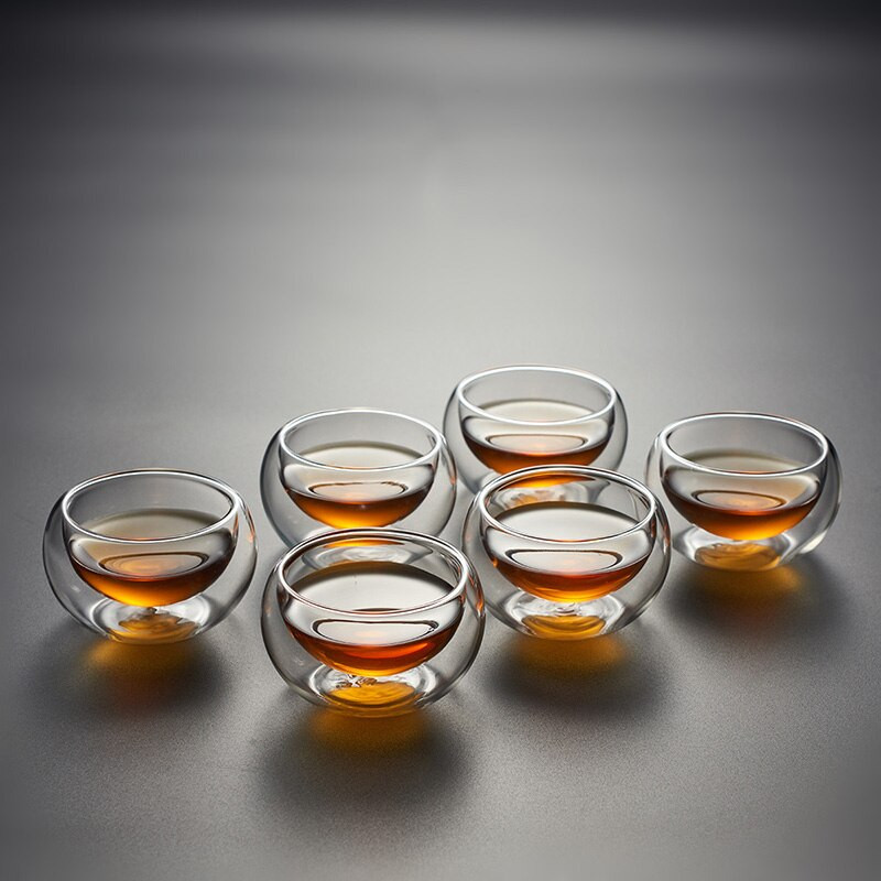 50 мл Двуслойна стъклена чаша за вкус на чай Вакуумен сандвич Топлоустойчива, устойчива на експлозия при висока температура Малка сладка чаша за чай